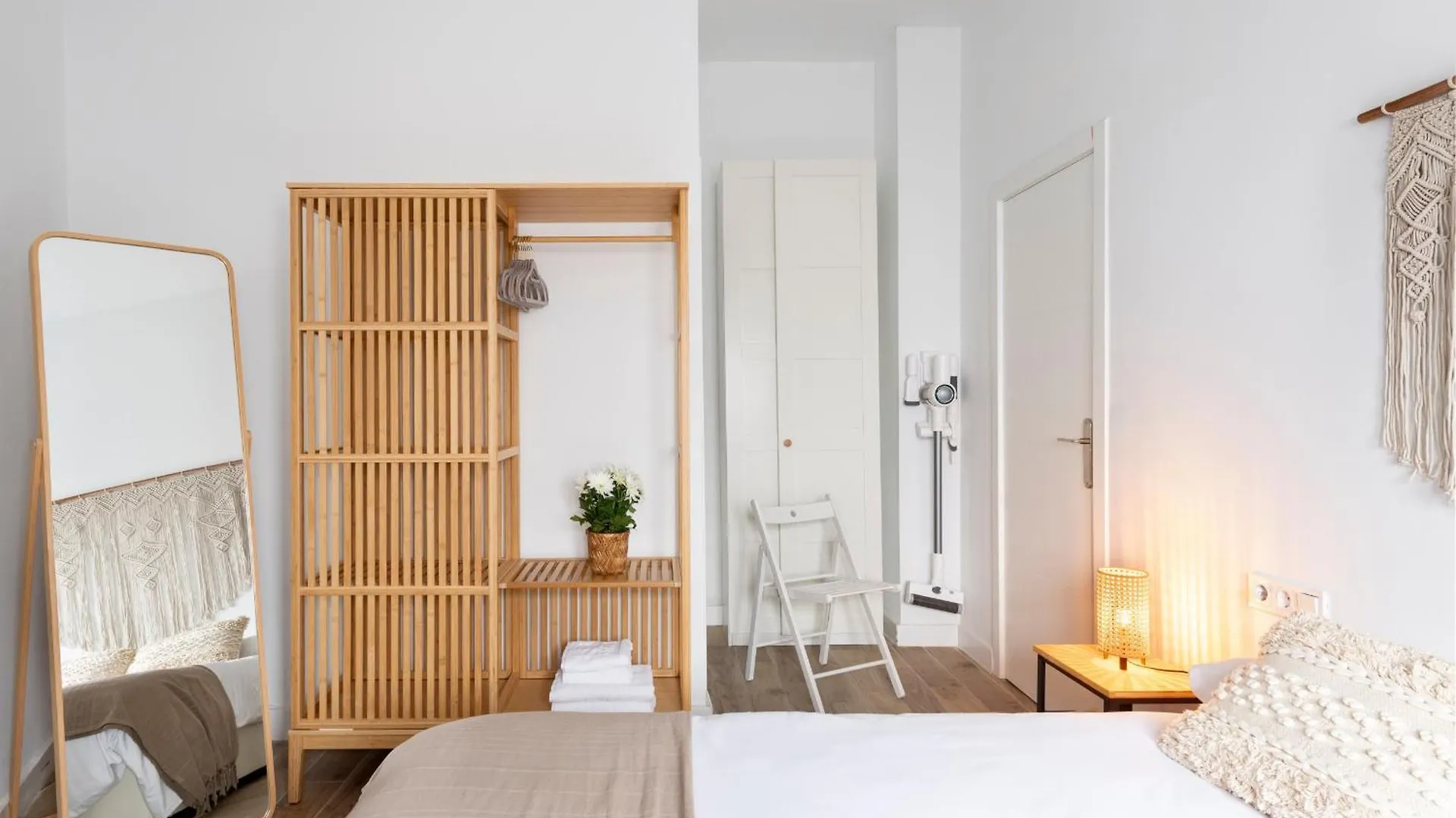 דירה סביליה Calma Muralla House-Two Bedrooms & Two Bathrooms
