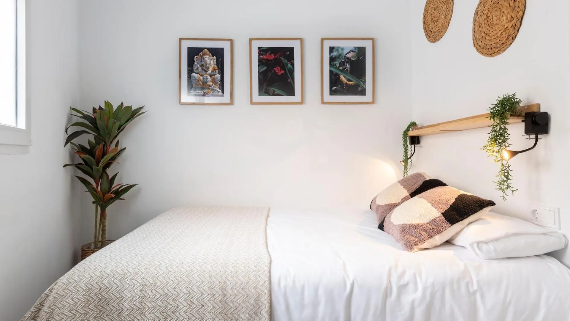 סביליה Calma Muralla House-Two Bedrooms & Two Bathrooms ספרד